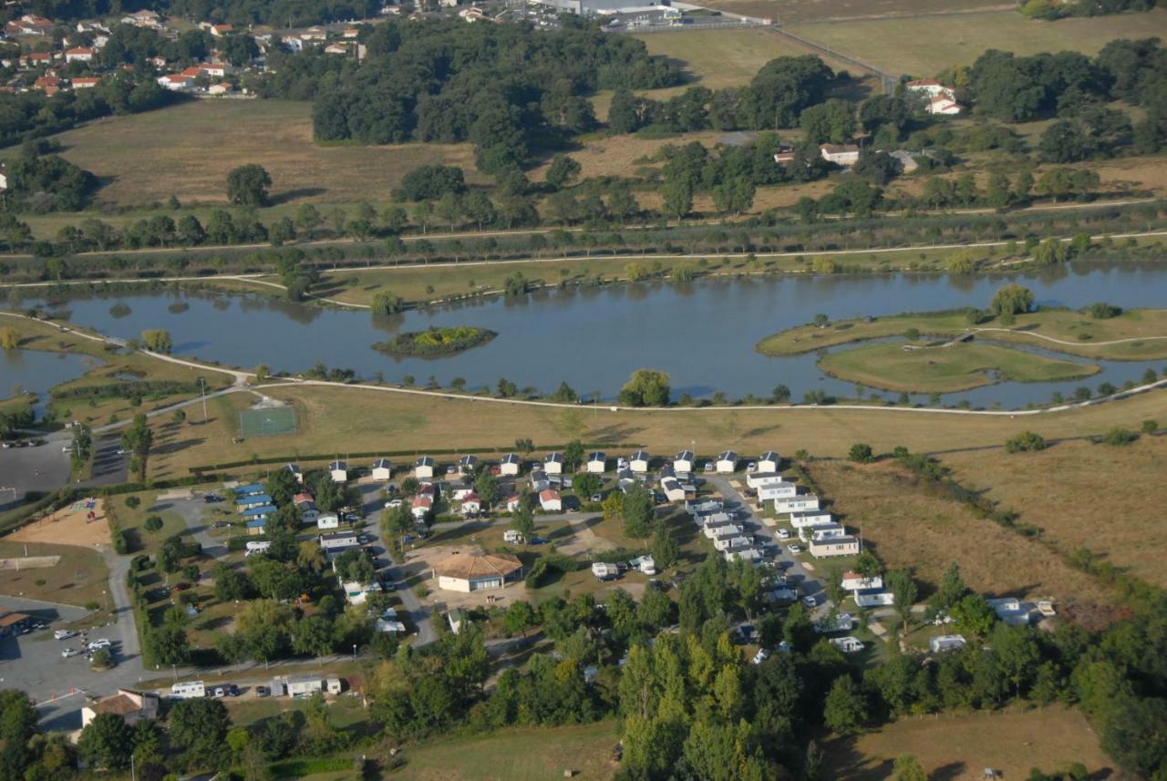Camping Du Lac De 索容 外观 照片